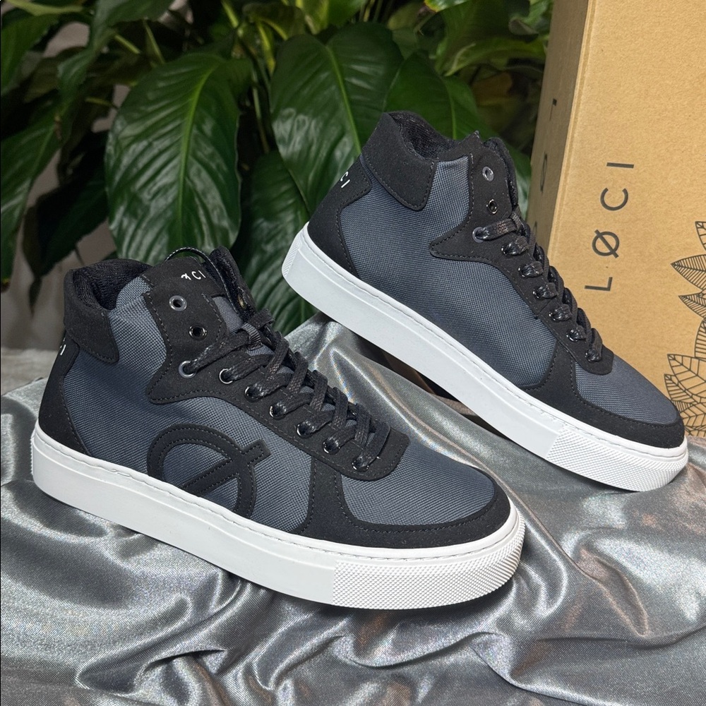 Loci Eleven High-Top Vegan Sneakers 
Women's EU 36 US 5.5 or 6 Unisex